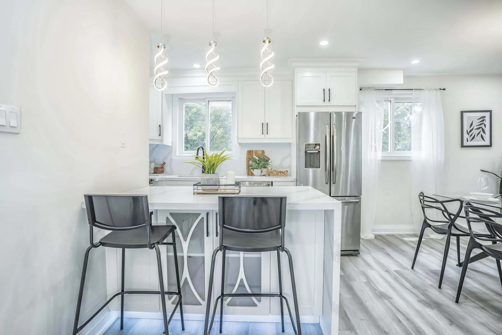 Queen Kitchens completed bright custom kitchen project