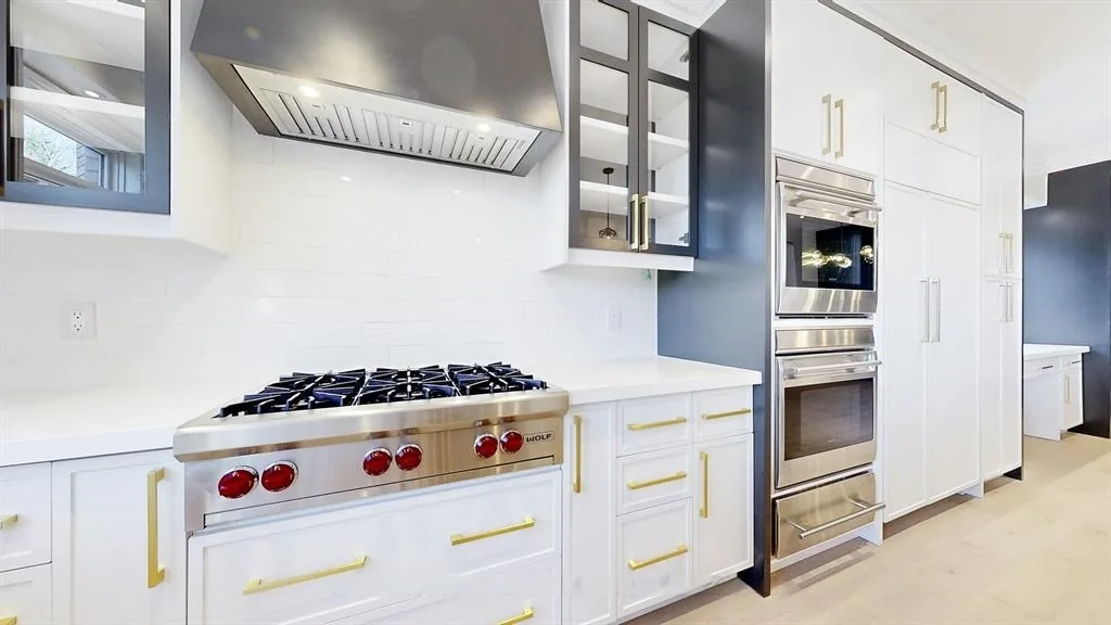 Queen Kitchens project